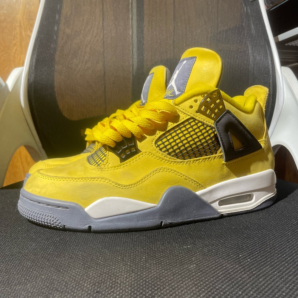 Jordan 4 Retro Lightning (2021)⚡️